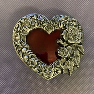Siskiyou heart shaped buckle